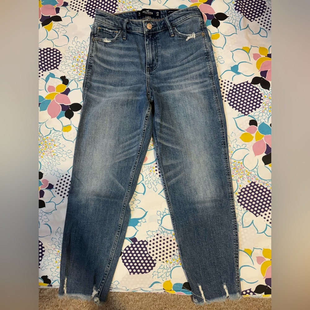 Hollister boyfriend cropped jeans